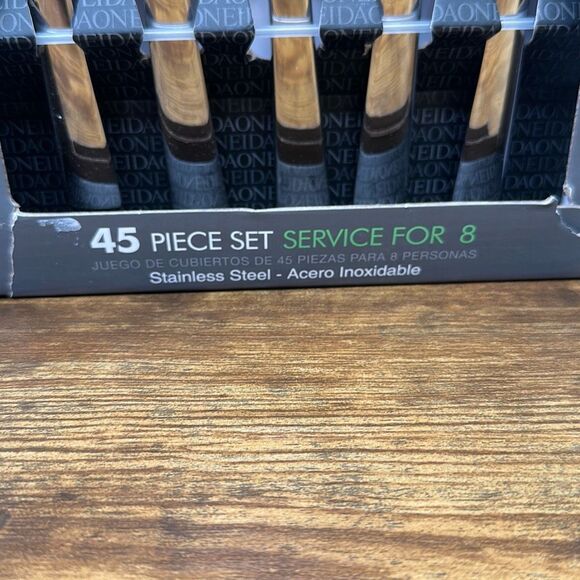 Oneida Madison Ave. Stainless Steel 45pc. Flatware Set Service for Eight - Picture 2 of 6